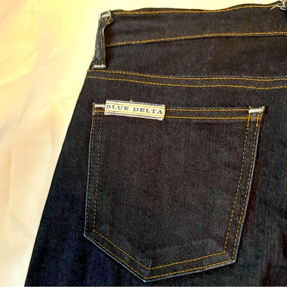 Blue Delta Custom Stretch Denim Womens Skinny Jeans 31.5 W Distressed Knee Dark - Picture 13 of 14